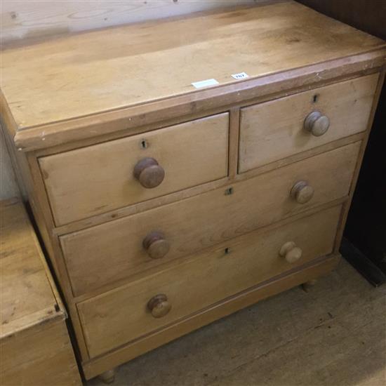 Victorian pine chest of drawers